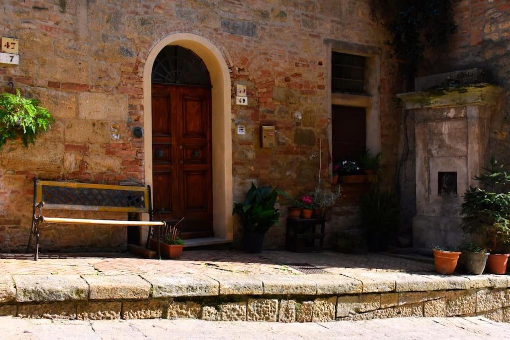 Casa Vacanze E Brevi Periodi Alla Porta Etrusca La Panchina Al Sole Volterra Eksteriør bilde