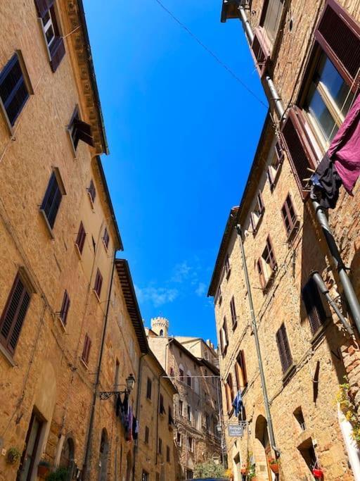 Casa Vacanze E Brevi Periodi Alla Porta Etrusca La Panchina Al Sole Volterra Eksteriør bilde