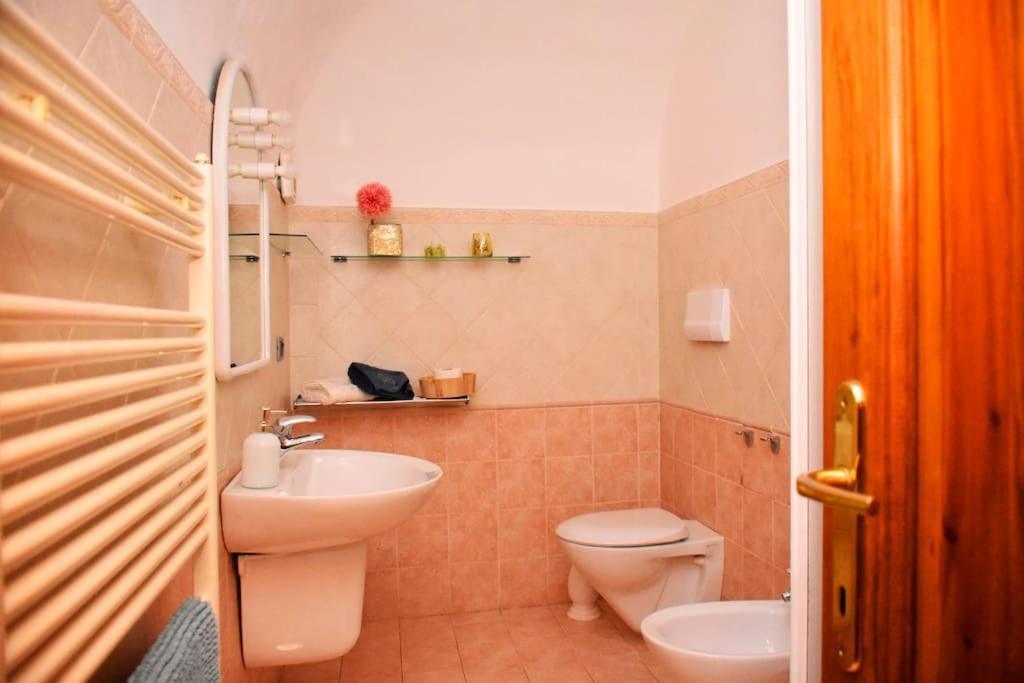 Casa Vacanze E Brevi Periodi Alla Porta Etrusca La Panchina Al Sole Volterra Eksteriør bilde