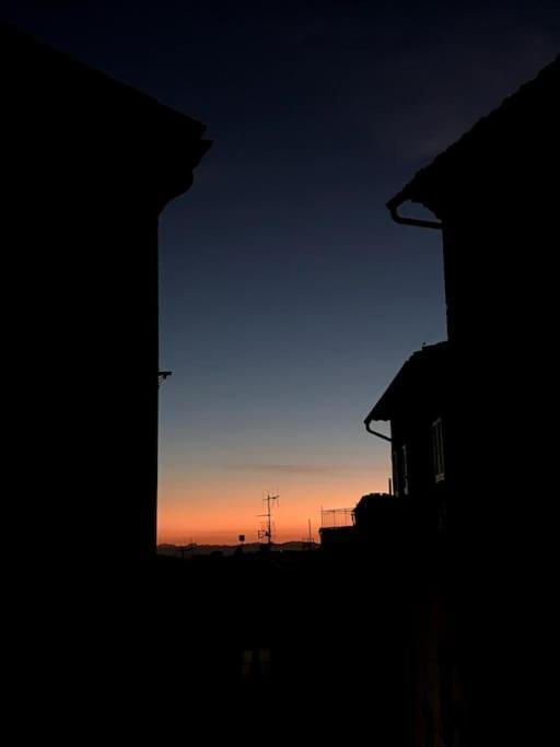 Casa Vacanze E Brevi Periodi Alla Porta Etrusca La Panchina Al Sole Volterra Eksteriør bilde