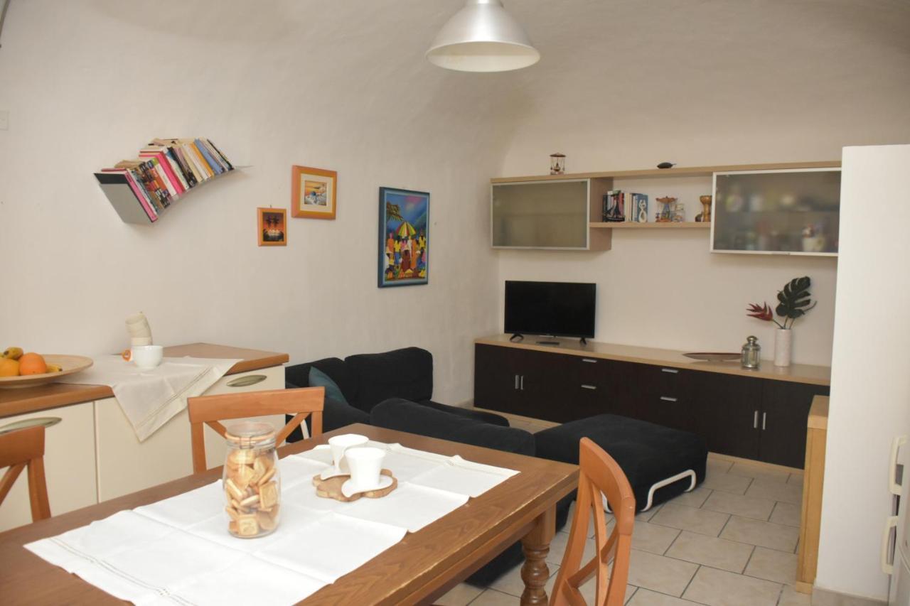 Casa Vacanze E Brevi Periodi Alla Porta Etrusca La Panchina Al Sole Volterra Eksteriør bilde