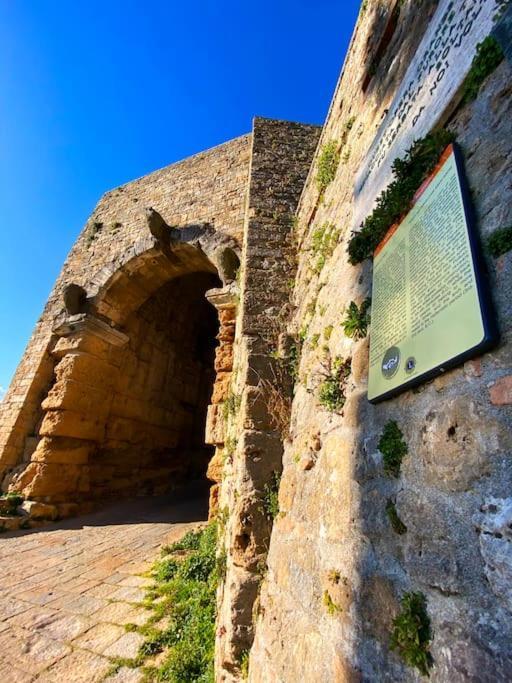 Casa Vacanze E Brevi Periodi Alla Porta Etrusca La Panchina Al Sole Volterra Eksteriør bilde