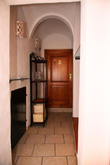 Casa Vacanze E Brevi Periodi Alla Porta Etrusca La Panchina Al Sole Volterra Eksteriør bilde